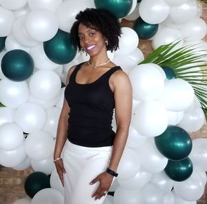 Meet your Posher, Dee